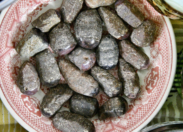 Ruby (1"-1.5") Round Top Polished