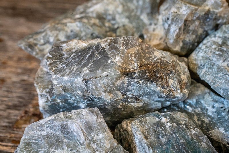 Labradorite (Raw)