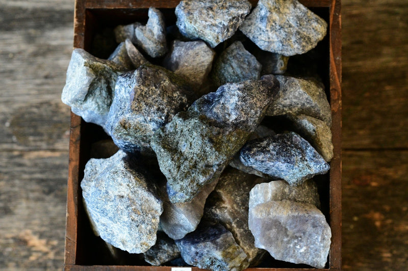 Iolite (Raw)