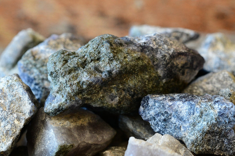 Iolite (Raw)