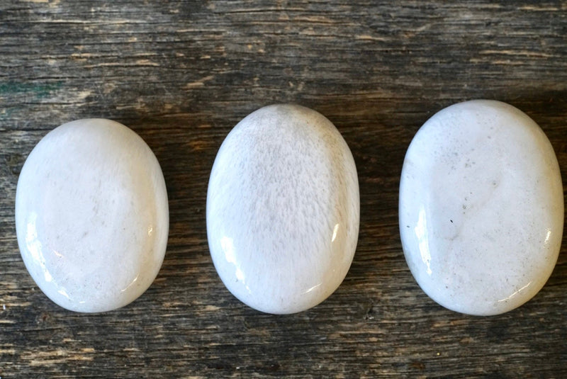 Scolecite Palm Stone