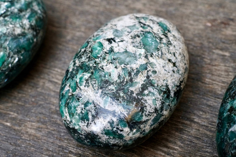Emerald in Matrix Palm Stone