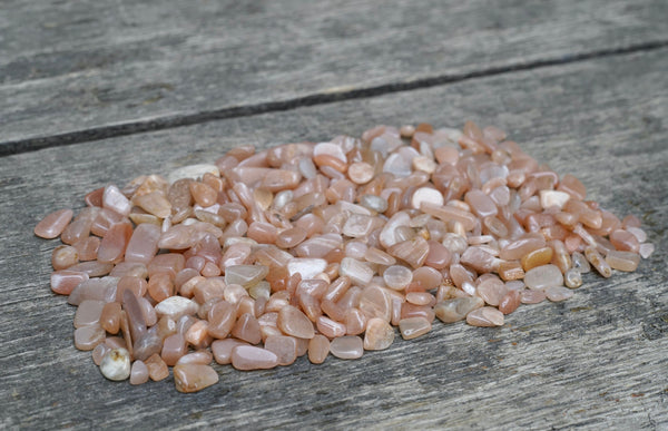 Peach Moonstone Chips (4oz)
