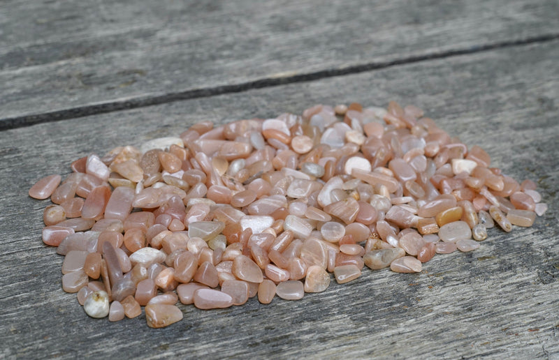 Peach Moonstone Chips (4oz)