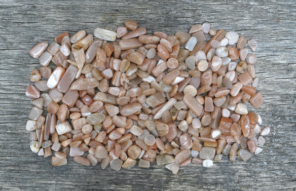 Peach Moonstone Chips (4oz)